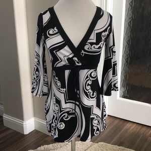 White House Black Market Top sz XXS